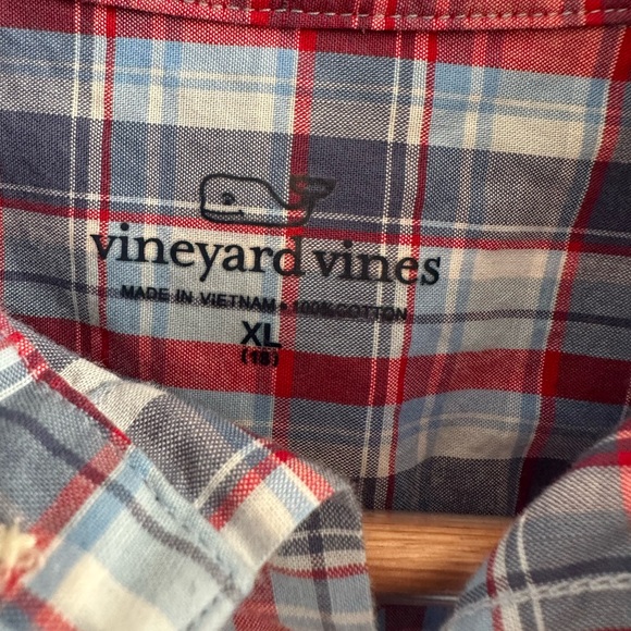 Boys Vineyard Vines Button Down - Picture 3 of 4